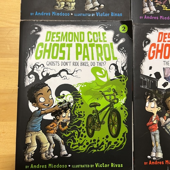 Desmond Cole Ghost Patrol Book LOT - Picture 3 of 5